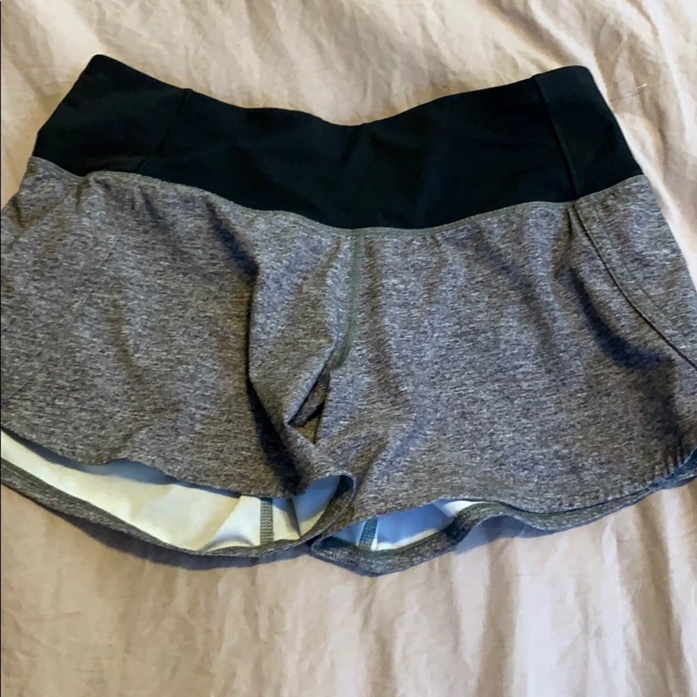 Lulu speed up sz 2, 4” inseam.